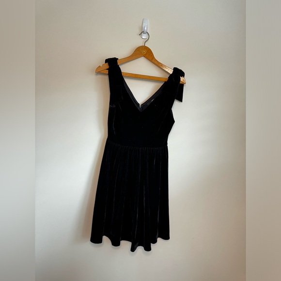 Velvet lbd with bow detail on shoulder - Picture 4 of 8